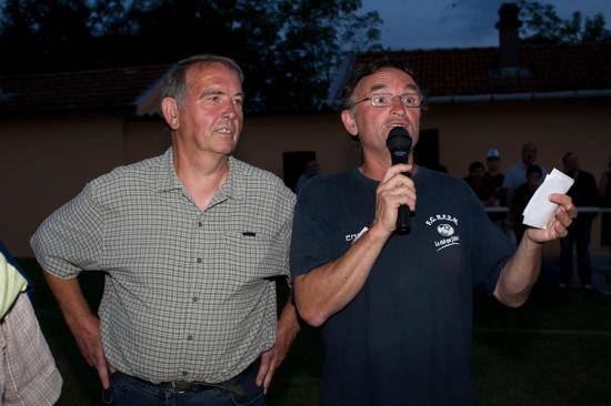 Les 2 présidents du GS Vézelise et du FCRF2M rendent un hommage à Jean Paul LECLERC